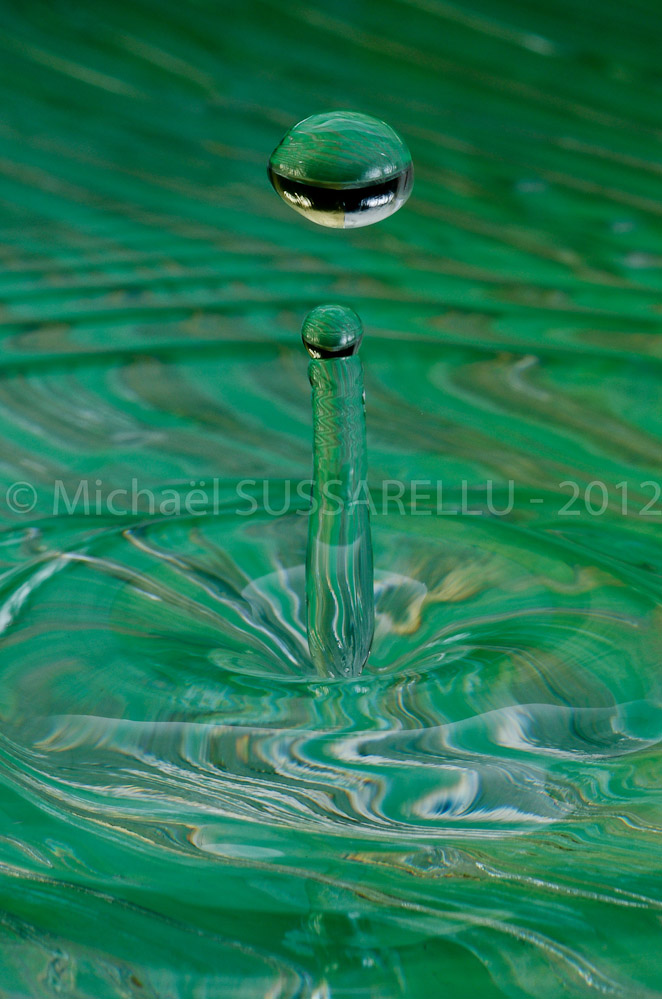 Photographie - Macro - Goutte d'eau - Collision de goutte - Water drop - Water collision - Water sculpture (281)