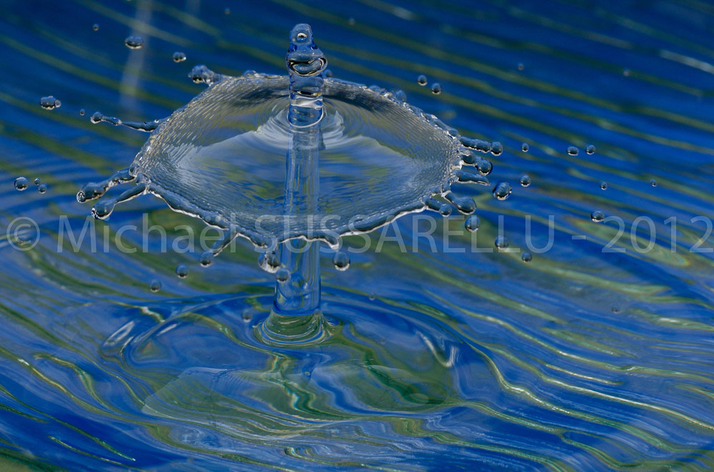 Photographie - Macro - Goutte d'eau - Collision de goutte - Water drop - Water collision - Water sculpture (286)