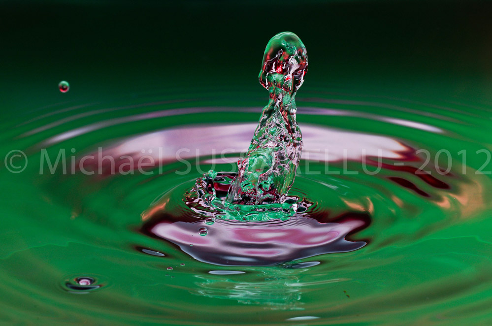 Photographie - Macro - Goutte d'eau - Collision de goutte - Water drop - Water collision - Water sculpture (339)