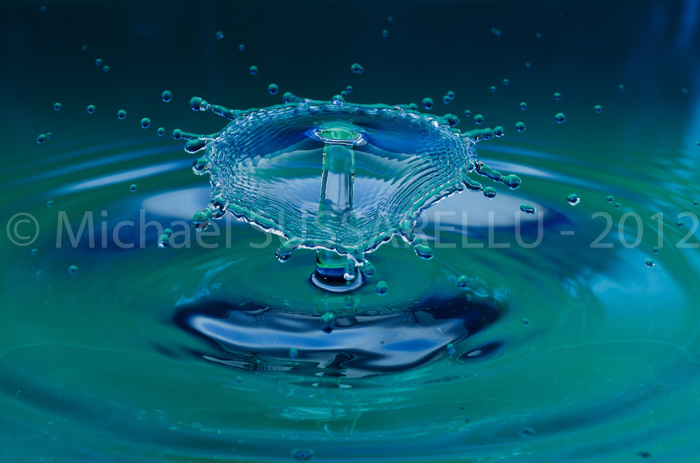 Photographie - Macro - Goutte d'eau - Collision de goutte - Water drop - Water collision - Water sculpture (341)