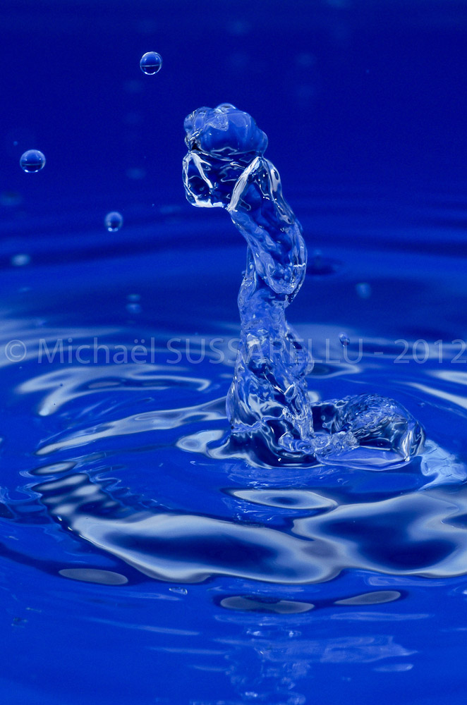 Photographie - Macro - Goutte d'eau - Collision de goutte - Water drop - Water collision - Water sculpture (374)