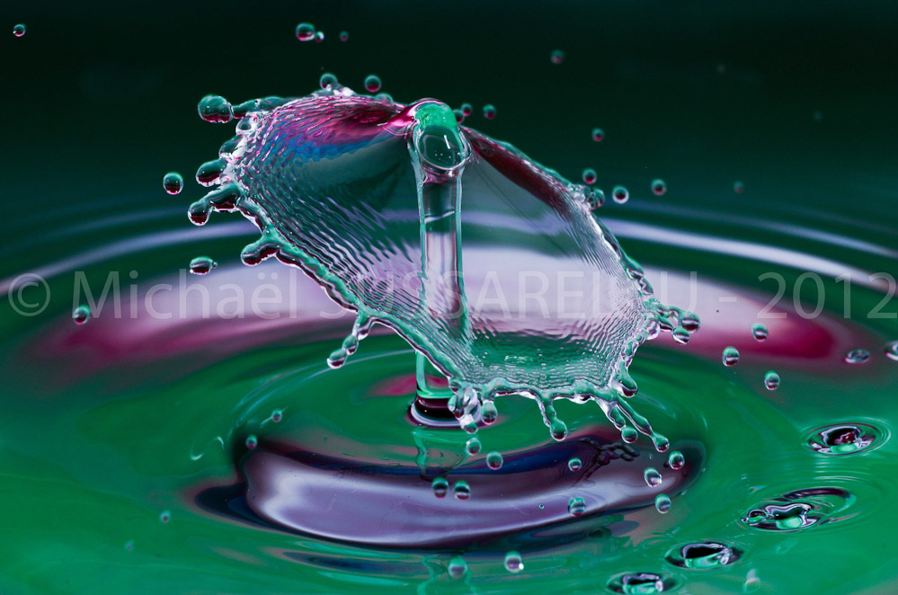 Photographie - Macro - Goutte d'eau - Collision de goutte - Water drop - Water collision - Water sculpture (414)
