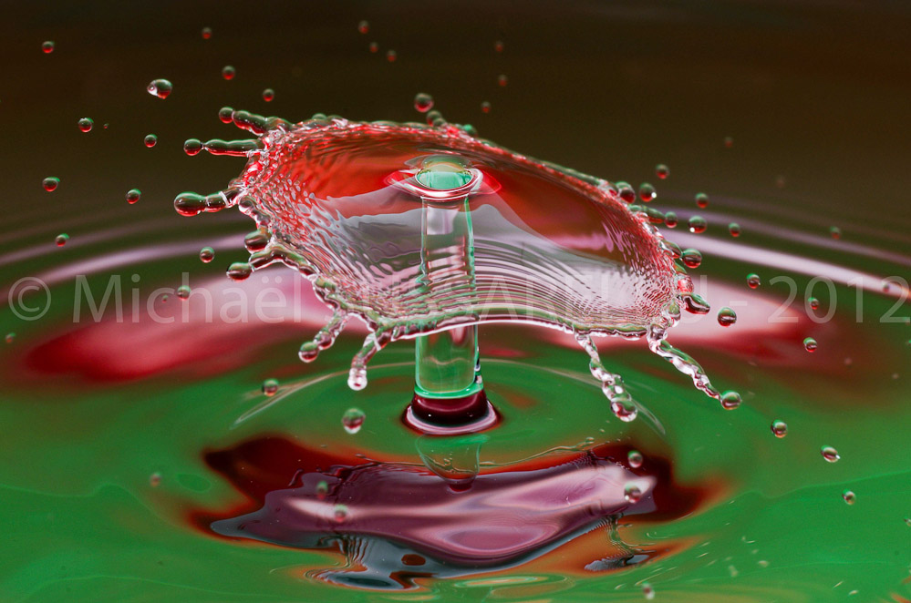 Photographie - Macro - Goutte d'eau - Collision de goutte - Water drop - Water collision - Water sculpture (425)